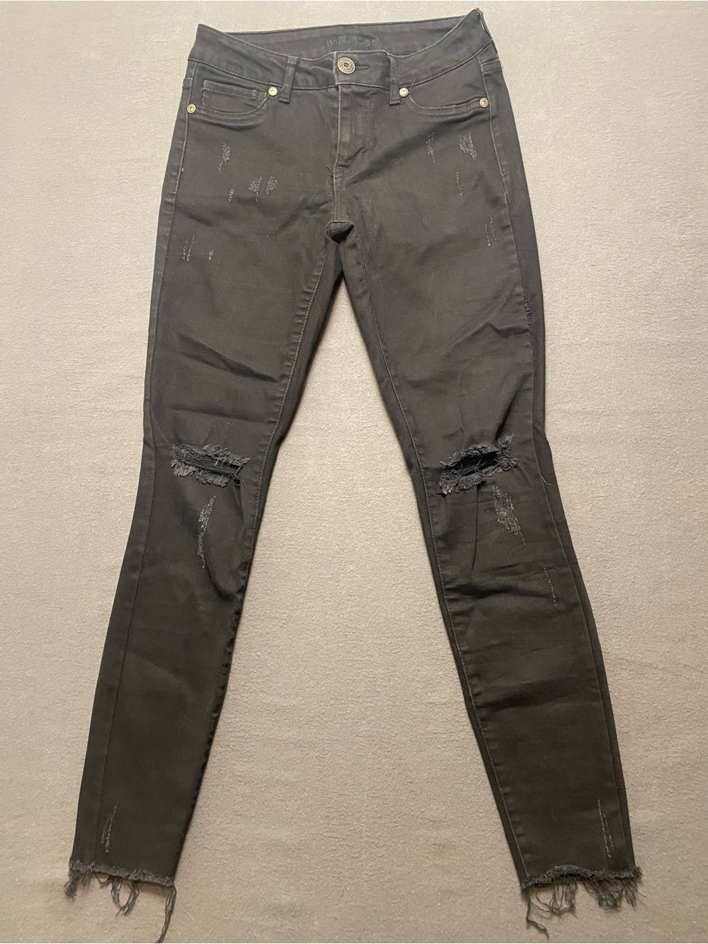 Maurices Women’s Size XS-R Black Ripped Skinny Jeans